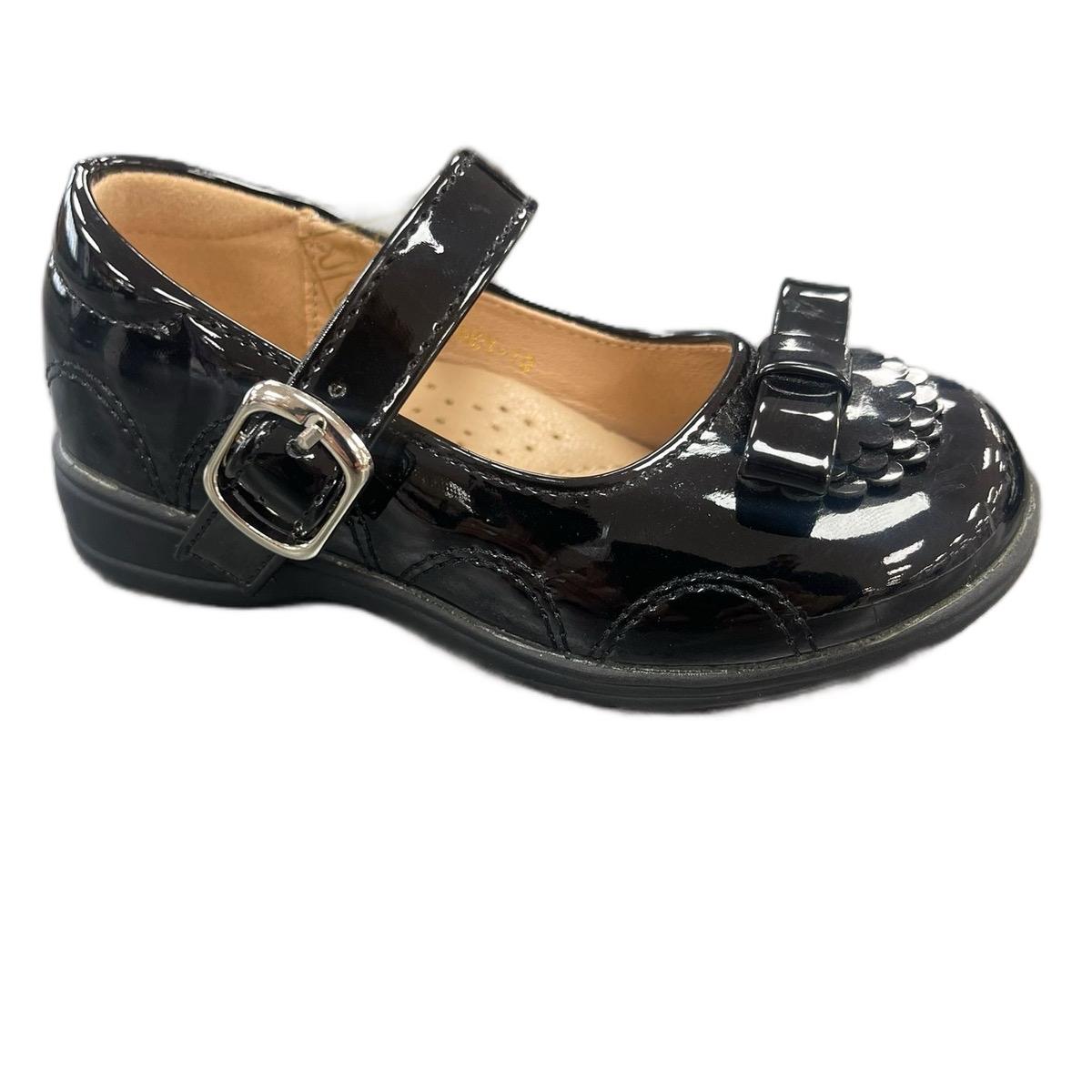 Ginger Ivy: SMART PATENT shoes in different design with buckle finish